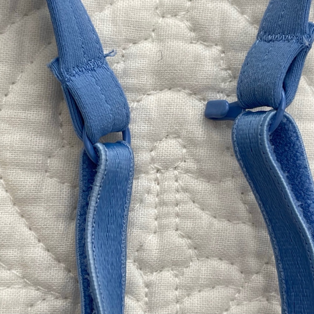 Victoria’s Secret PINK Ultimate Lightly Lined Strappy Sports Bra Size 32B - Picture 7 of 12